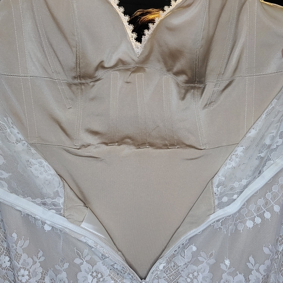 BHLDN Cascading Wedding Dress size 12 - Picture 11 of 14